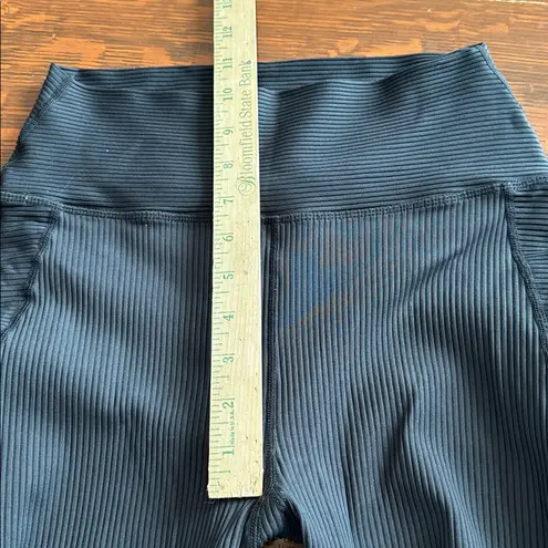 Glyder women’s black ribbed leggings size medium