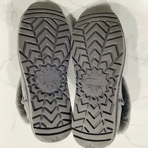 WARM COMFY SHEEPSKIN BOOTIES ⛄️❄️ Gray Size 9