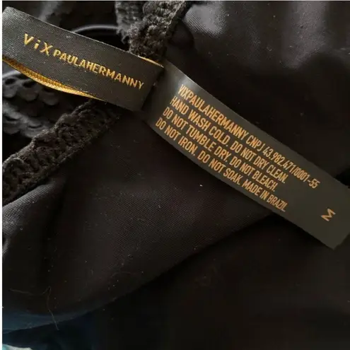 VIX BY PAULA HERMANNY
Scales Ana One