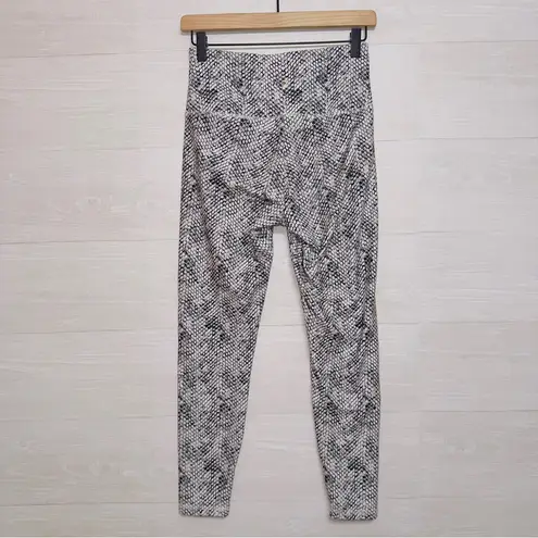 Balance Collection Women's Black White Monochrome Patterned High Rise Leggings