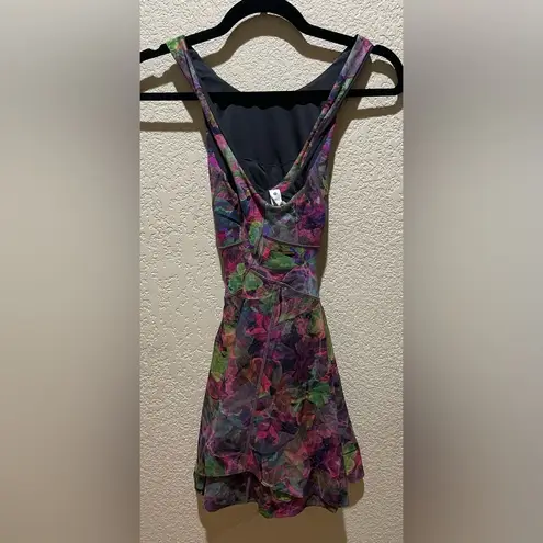 Lululemon NWT  Court Crush Dress Vivid Floral Tone Multi  Size 4 short under