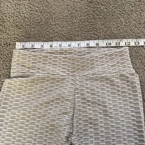 Women’s Leggings/High Waisted Yoga Pants Textured Gray Fabric Size M NEW Size M