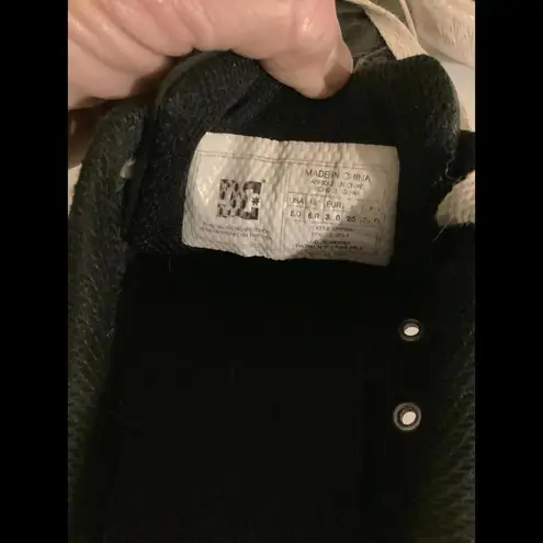 DC Skate Women’s Chelsea Black with Logo size 8