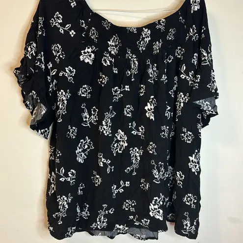 Terra & Sky  1X Black/White Floral Pullover Blouse Front Bow Ruffled Sleeves XC