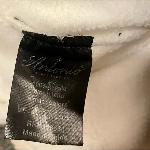 Antonio Women's Winter Knitted Fleece Lined Faux Fur Large Pom Beanie Hat White