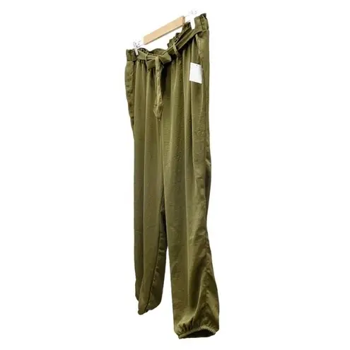 A pea in the pod NWT Underbelly Satin Jogger Pants Olive Size Large Maternity