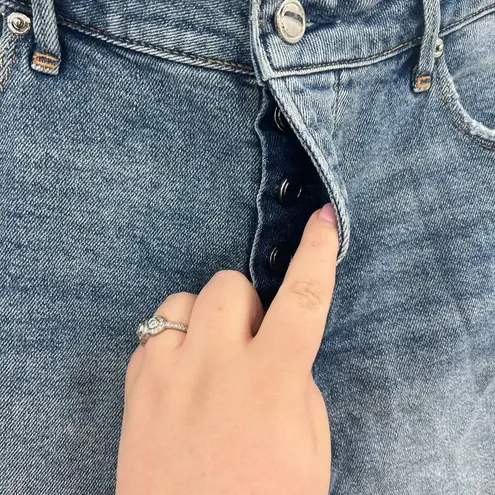 Good American Good‎ American Bombshell Shorts Distressed Cutoff Denim Stretch Blue276 Size 16