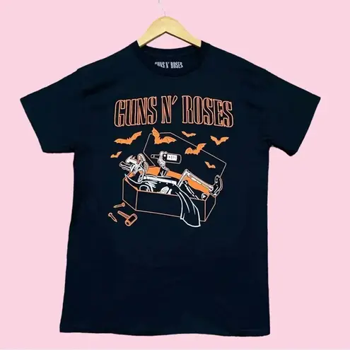guns n' roses Coffin Boyfriend Fit T-Shirt, Size M, New with Tag