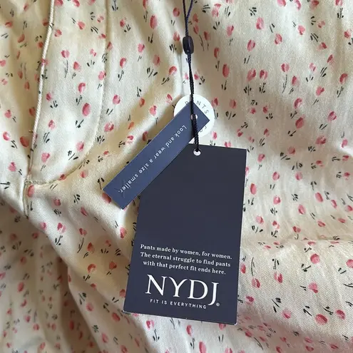 NYDJ NWT  Bermuda Shorts In Stretch Twill In Color Sweet Home