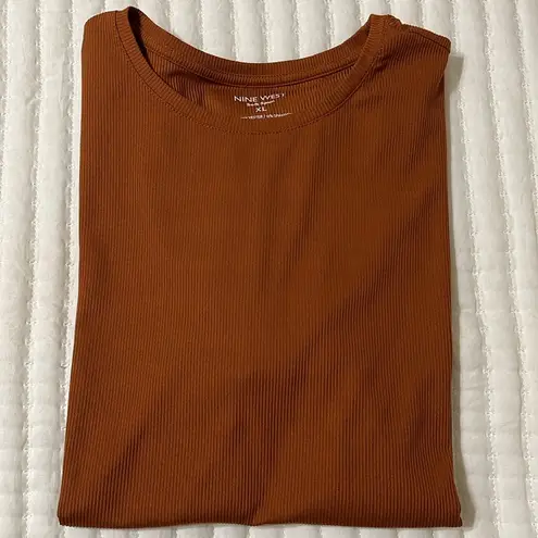 Nine West  Pumpkin Colored Short Sleeve Ribbed Tee Size XL