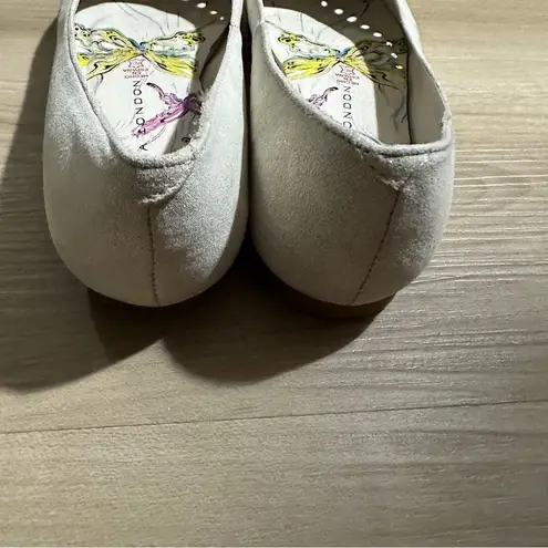 Sacha London Cream Sparkle Cut Out Flats Size 37 USA 6.5 Vintage Silver