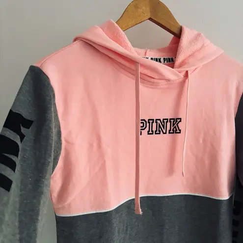Victoria’s Secret PINK Gray Block Logo Print Hoodie Size XS