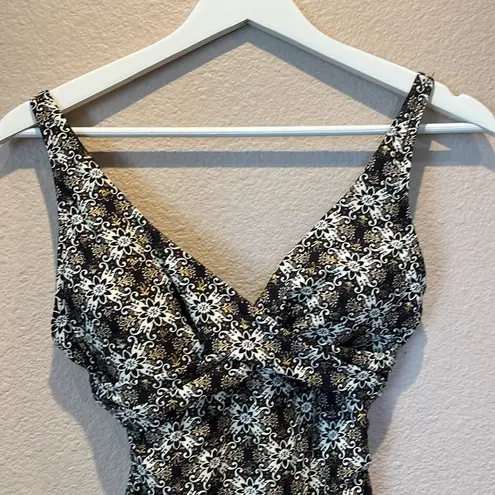 Nip Tuck Women’s Slimming Swimsuit One Piece Black Gold Tan White Size 6