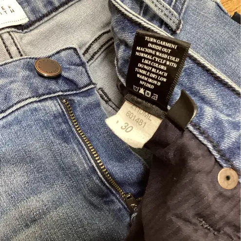 Parker Smith Split calf jeans. Size 30. Light wash denim