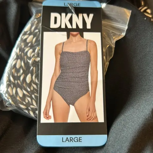 DKNY  Women’s Navy /White One Piece W/Removable Cups and Straps Size Lg-NWTS