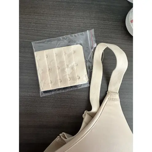 NWT Underoutfit The Pureshape Bra Size XL Sand Plus Extender 1277 Tan