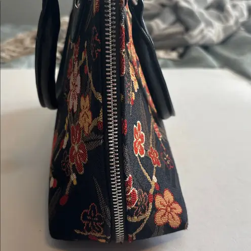 SIGNARE BRAND MULTICOLORED AND BLACK TAPESTRY HANDBAG BLACK ADJUSTABLE STRAP