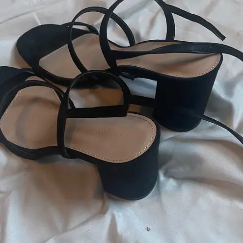Forever 21  Black Strappy Heels