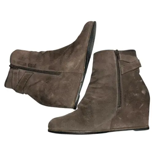 Stuart Weitzman  Women’s Size 8.5 Brown Suede Side Zip Wedged Ankle Boots Booties thumbnail 7