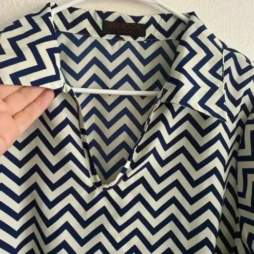 💥Esmoda Zigzag Top Lightweight Blue Size undefined