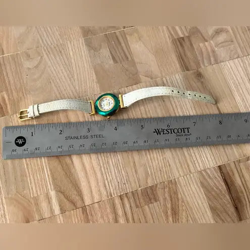 Majestron Vintage Set Collection Ladies Watch Interchangeable Bezel and Straps White