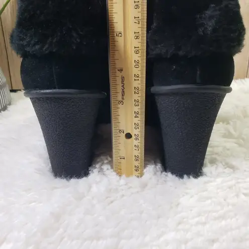 B Makowsky B. MAKOWSKY Women's Size 9m Black Solid Suede Wedges