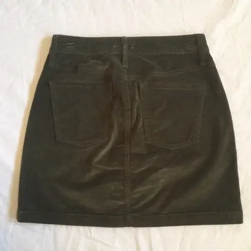 SO  olive green junior skirt never worn