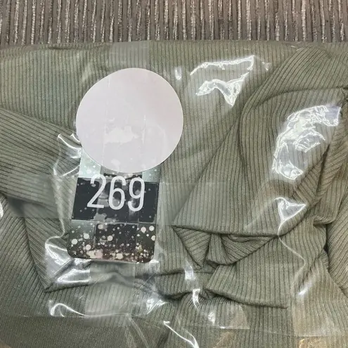 Nine Britton Green Tank Top with Sleek Design