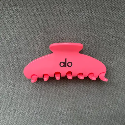 Alo Yoga 90's Claw Clip Neon Bubblegum