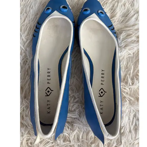 RARE Katy Perry Women's Blue Shark Flats Size 8.5 Novelty Fun Low Heel Shoes