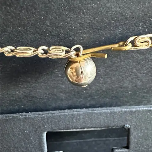 Vintage AB & goldtone EUC floral pattern necklace. Goldtone snail link chain Pink