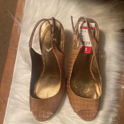 Nine West - NWT lt brown croc heels by 