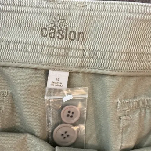 Caslon Cargo Capri pants in Khaki