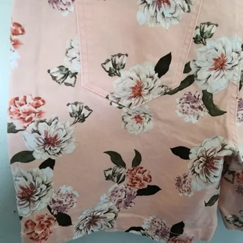 Gloria Vanderbilt Amanda Pink Floral Jean Shorts