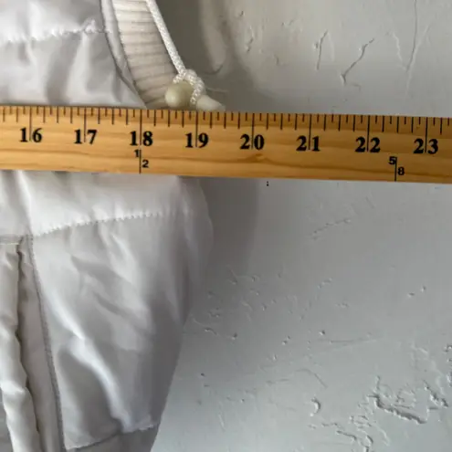 77 Seventy Seven Y2k White Puffer Vest Faux Fur Hood Quilted Zip Pockets Size L Size L