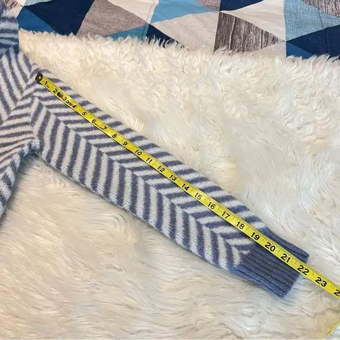 89th and Madison Open Front Long Cardigan Women’s Size Small Chevron Fuzzy Pockets