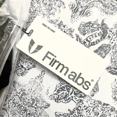 NWT Firmabs Cargo Fitness Leggings