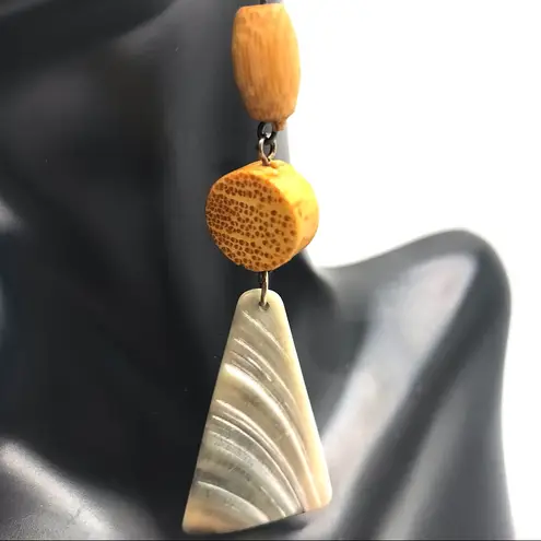 VINTAGE 1980'S PLASTIC ABALONE SHELL LOOK DANGLE J HOOK EARRINGS Purple