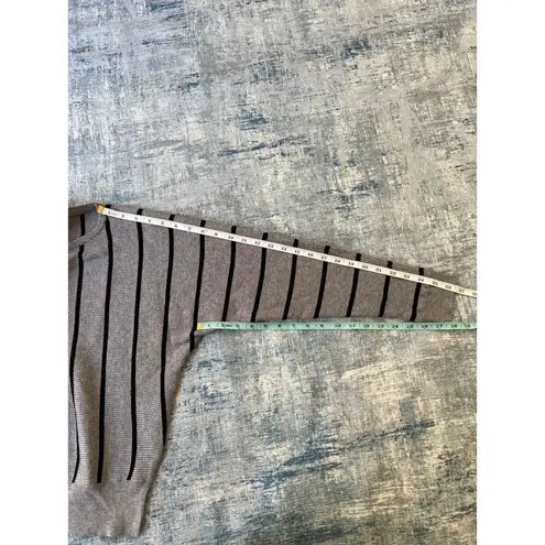 Carmen Marc Valvo NWT! Gray Ribbed Knit Black Stripe Dolman Sleeve Sweater M