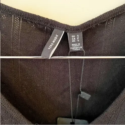 VERO MODA Black Knit Lightweight Ruffle Hem Short Sleeve Top Size Small NEW