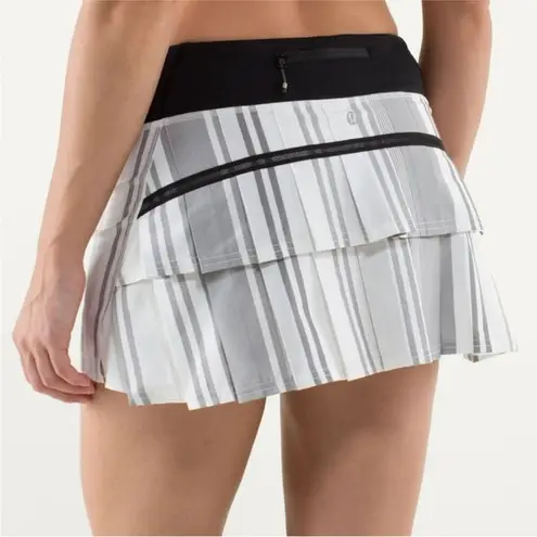 Lululemon  Run: Pace Setter Skirt Groovy Stripe Nimbus / Black Size 6 rare