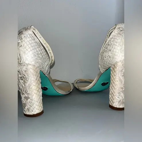 Betsey Johnson White Lace WeddingCollection OpenToe Half Moon Wedge Heels Sz 9.5