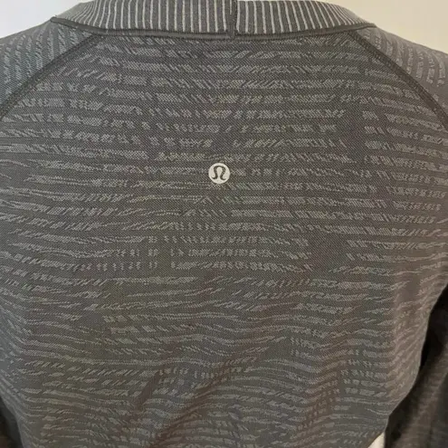 Lululemon  8 Long Sleeved Swiftly Tech Top Heathered Slate Stripe Leaf HTF Rare