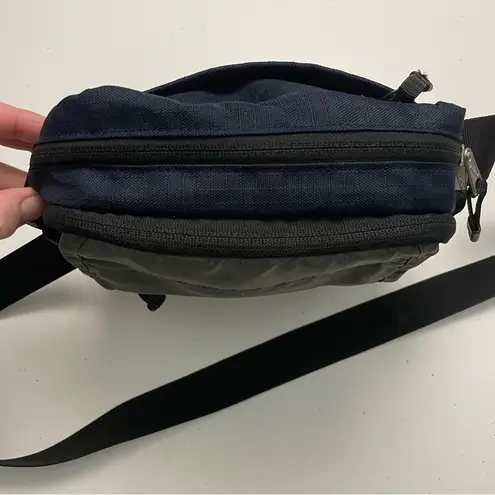 Eddie Bauer Crossbody Bag Zipper Pockets Built In Wallet Travel Blue Grey Unisex