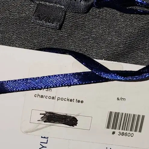 Tempo Paris NWT  Womens Charcoal Pocket Tee‎ Small Medium