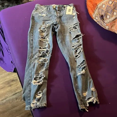 Refuge BRAND NEW  Distressed Mom Jeans