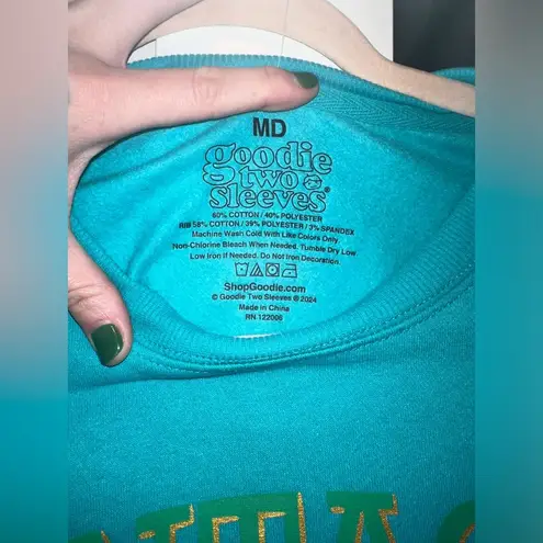 Goodie Two Sleeves 🎿⛷️🍾🥂NWOT “Montagne Champagne” Crewneck Sweatshirt 🎿⛷️🍾🥂