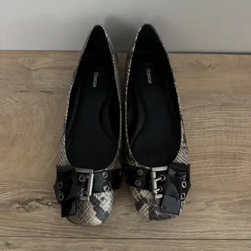 Theme Shoes Snakeskin Print Buckle Accent Low Heeled Pumps Women Size 8.5W Edgy Tan