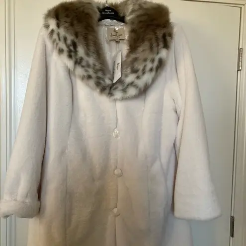 Dennis Basso !!! New  Faux Fur Winter Jacket !!!!