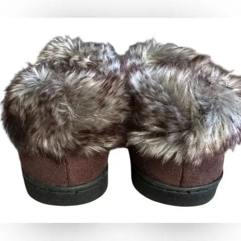 Slipper Shoes Brown Tan Faux Fur Trim Size US Size 8 Indoor/Outdoor Soles. NWOT